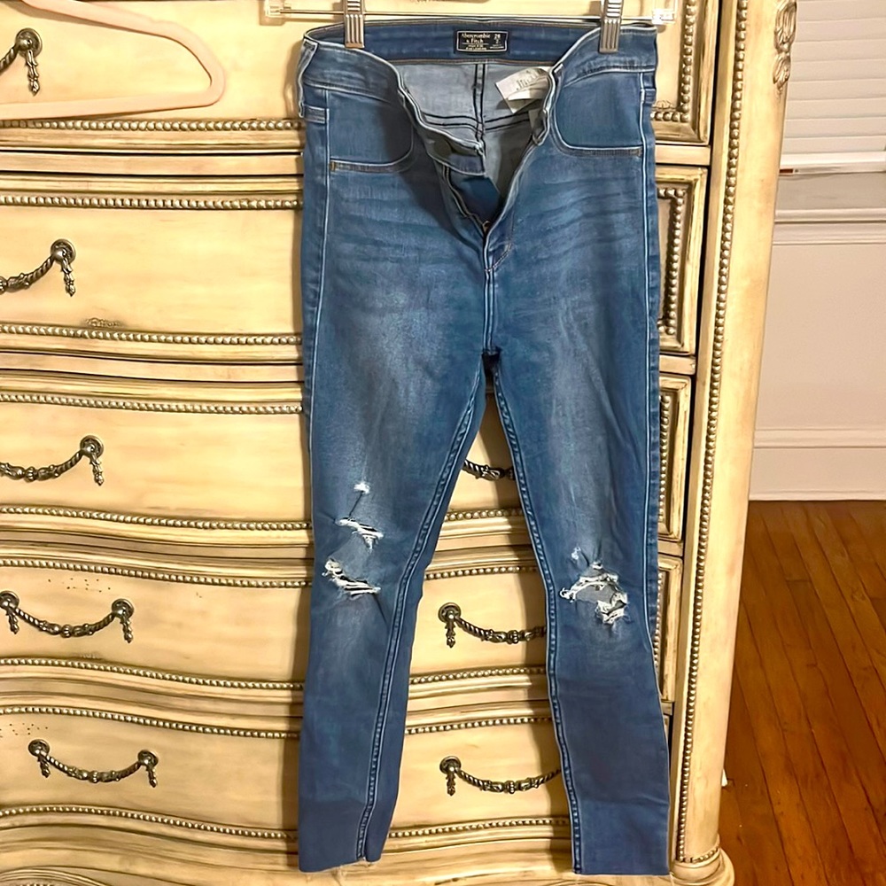 ABERCROMBIE & FITCH HIGH RISE JEAN LEGGING